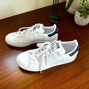 Stan Smith Navy and White Adidas 7.5